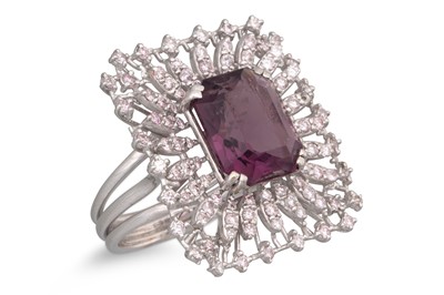 Lot 259 - AN AMETHYST AND DIAMOND CLUSTER RING, the...