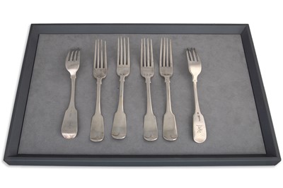 Lot 423 - A MATCHED SET OF SIX IRISH SILVER FIDDLE...