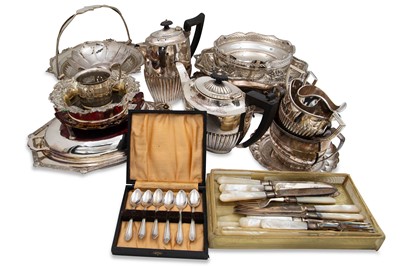 Lot 427 - A LARGE AND MISCELLANEOUS COLLECTION OF...
