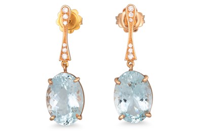 Lot 161 - A PAIR OF AQUAMARINE AND DIAMOND DROP EARRINGS,...