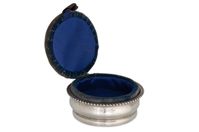 Lot 195 - AN EDWARDIAN SILVER CIRCULAR PIN CUSHION, and...