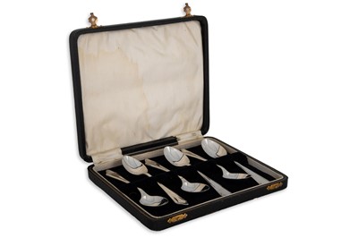 Lot 414 - A CASED SET OF SIX GEORGE V SILVER TEA SPOONS,...