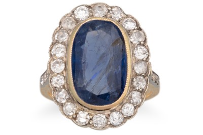 Lot 263 - AN ANTIQUE EDWARDIAN SAPPHIRE AND DIAMOND...