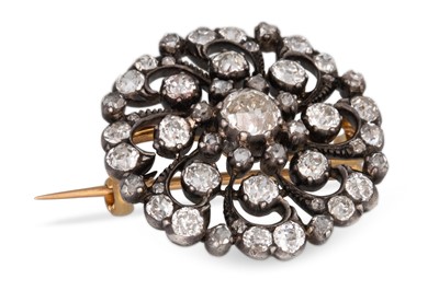 Lot 342 - AN ANTIQUE OLD CUT DIAMOND BROOCH, of circular...