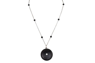 Lot 343 - AN ART DECO ONYX AND DIAMOND LOCKET & CHAIN,...