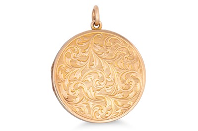 Lot 345 - AN ANTIQUE 15CT GOLD LOCKET, with engraved...