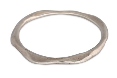 Lot 42 - AN IRISH SILVER BANGLE AND RING, by John Rocha,...
