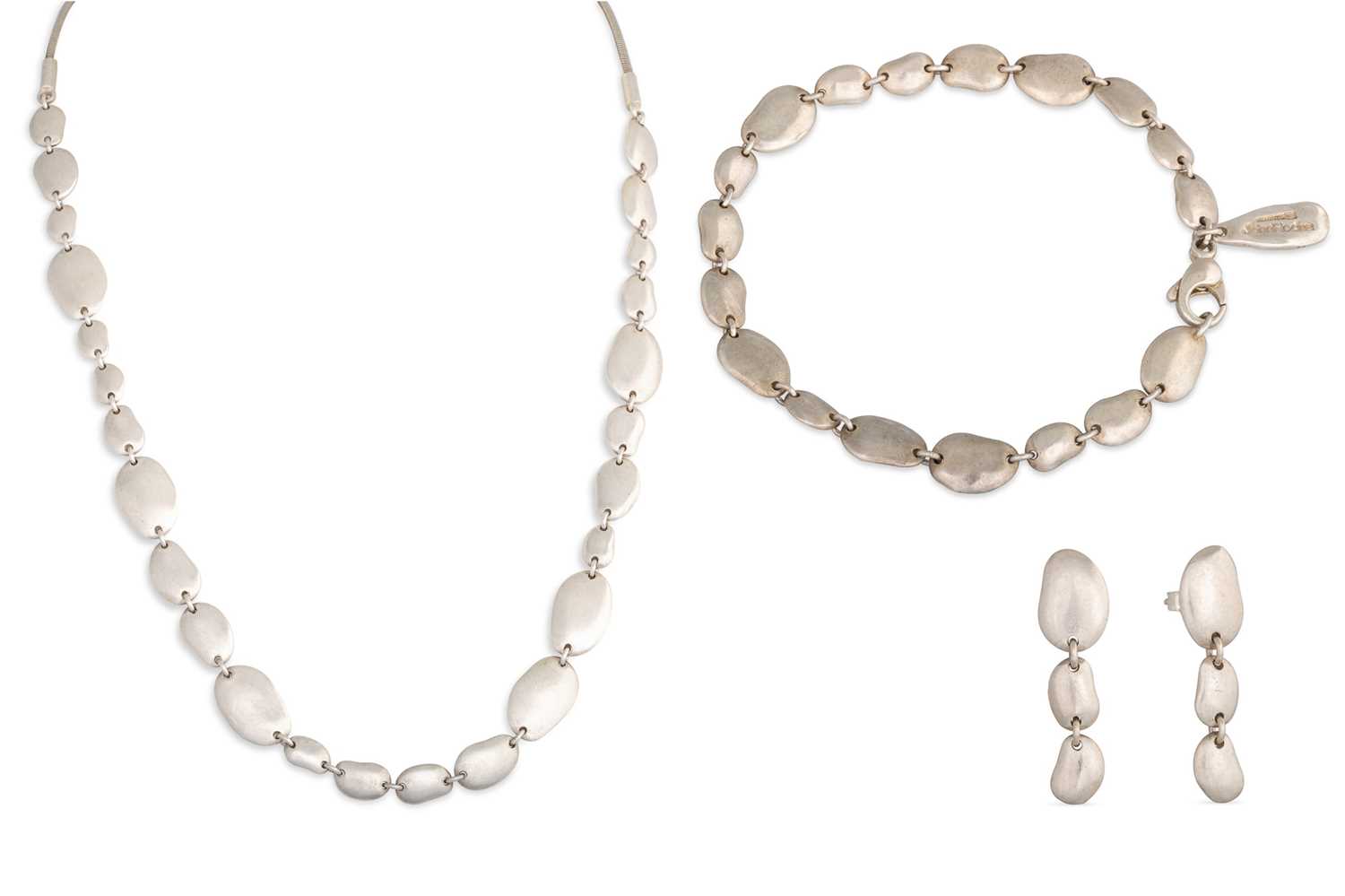 Lot 43 - A SUITE OF ABSTRACT IRISH SILVER JEWELLERY, by...