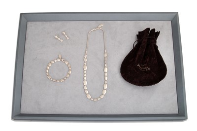 Lot 43 - A SUITE OF ABSTRACT IRISH SILVER JEWELLERY, by...