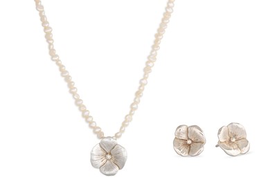 Lot 5 - AN IRISH SILVER FLORAL STYLE NECKLACE, by John...