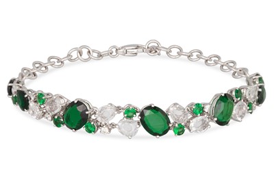 Lot 107 - A GREEN GARNET AND DIAMOND BRACELET, set with...