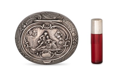Lot 477 - AN EDWARDIAN SILVER RING BOX, Chester 1907,...
