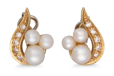 Lot 250 - A PAIR OF PEARL AND DIAMOND CLUSTER EARRINGS,...