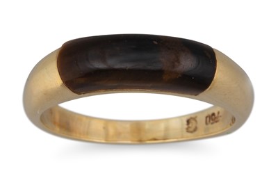 Lot 192 - A TIGER'S EYE RING, to an 18ct yellow gold...