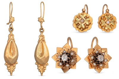 Lot 170 - THREE PAIRS OF GOLD ANTIQUE EARRINGS, 6.28 g.,...