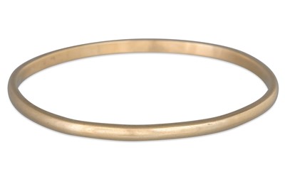 Lot 285 - A 9CT GOLD BANGLE, 8.5", 22.5 g.