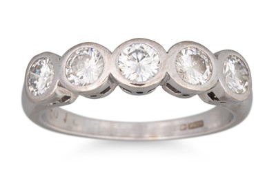 Lot 337 - A FIVE STONE DIAMOND RING, the brilliant cut...