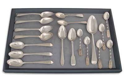 Lot 464 - A COLLECTION OF 19 TEASPOON AND DESSERT SPOONS,...