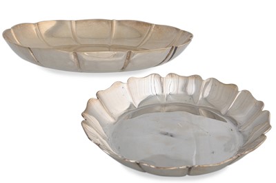 Lot 467 - A PAIR OF 1966 SILVER STRAWBERRY DISHES, Sword...