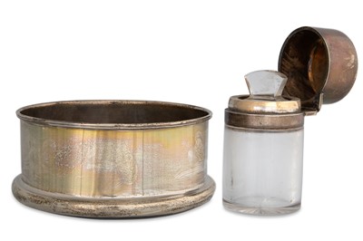 Lot 469 - AN IRISH 1974 HALL MARKED SILVER WINE BOTTLE...