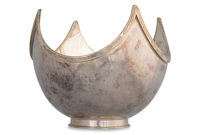 Lot 470 - AN IRISH 1989 SILVER BOWL, 4 point coronet, 6",...