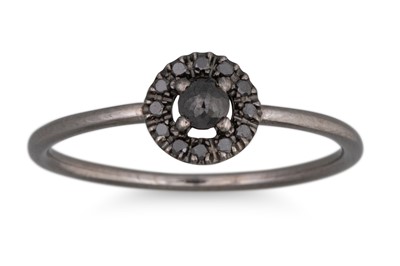 Lot 195 - A BLACK DIAMOND CLUSTER RING, mounted in black...