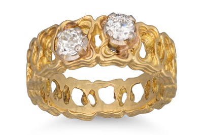 Lot 186 - A VINTAGE DIAMOND RING, set with two old cut...