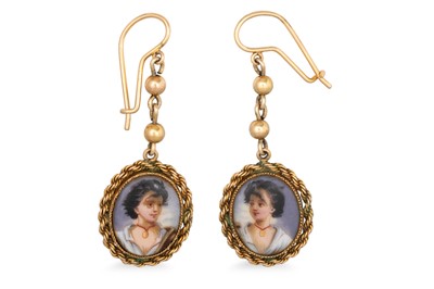 Lot 14 - A PAIR OF DROP EARRINGS, depicting a portrait,...