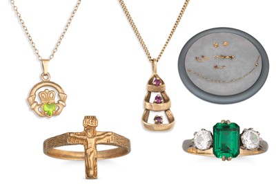 Lot 3 - A COLLECTION OF VARIOUS GOLD JEWELLERY, to...