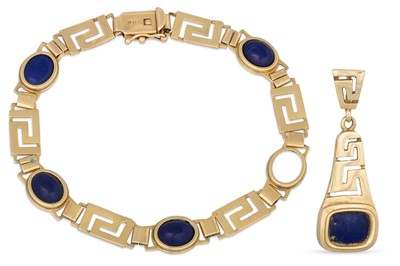 Lot 373 - A 14CT GOLD LAPIS LAZULI BRACELET, Greek key...