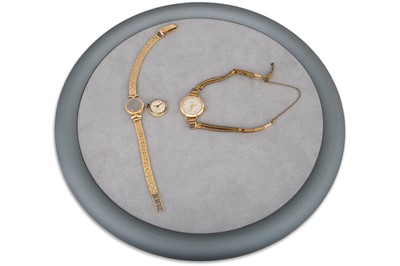 Lot 424 - A 9CT GOLD WRISTWATCH, together with a...