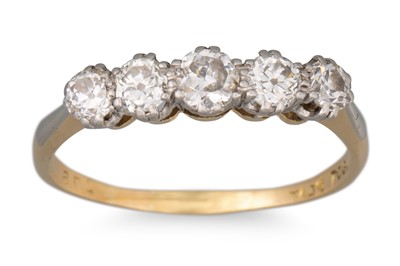 Lot 379 - A FIVE STONE DIAMOND RING, mounted in 18ct...