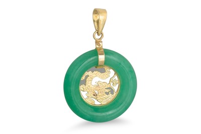 Lot 132 - A JADE PENDANT, with gold fittings