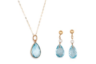 Lot 133 - A TOPAZ PENDANT, together with a pair of topaz...