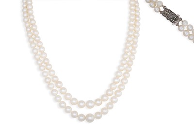 Lot 135 - A TWIN ROW OF CULTURED PEARLS, with silver...