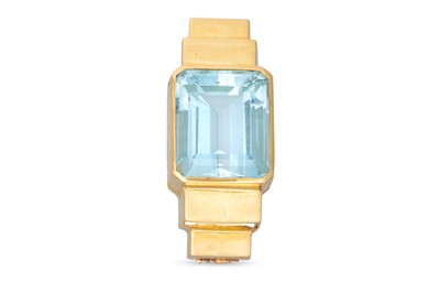 Lot 208 - A RECTANGULAR AQUAMARINE, in a gold mount....