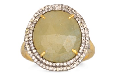 Lot 19 - A YELLOW SAPPHIRE AND DIAMOND CLUSTER RING,...