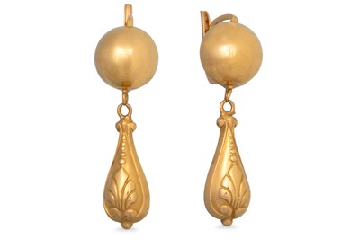 Lot 143 - A PAIR OF YELLOW GOLD DROP EARRINGS, antique...