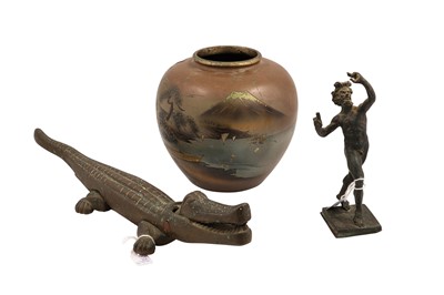 Lot 444 - A MEIJI (LATE 19TH CENTURY/EARLY 20th CENTURY)...