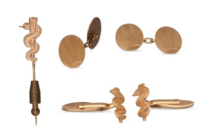 Lot 47 - A COLLECTION OF GENTLEMAN'S GOLD JEWELLERY,...