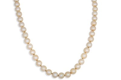 Lot 132 - A SET OF CULTURED PEARLS, to an amethyst and...