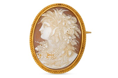 Lot 120 - AN ANTIQUE FRENCH CAMEO BROOCH, to an 18ct...
