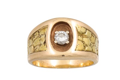 Lot 326 - A SINGLE STONE DIAMOND RING, to an unusual...