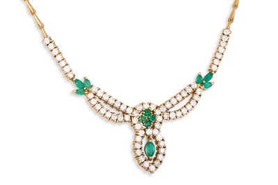 Lot 159 - AN EMERALD AND DIAMOND NECKLACE, the central...