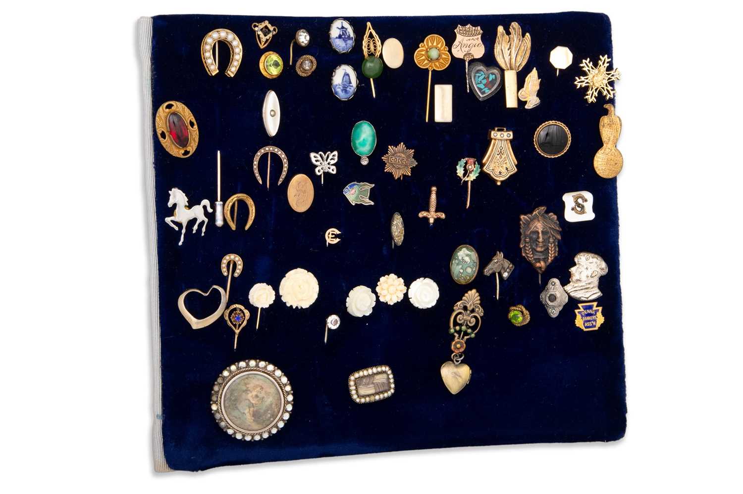 Lot 1 - A COLLECTION OF ANTIQUE AND VINTAGE HAT PINS,...