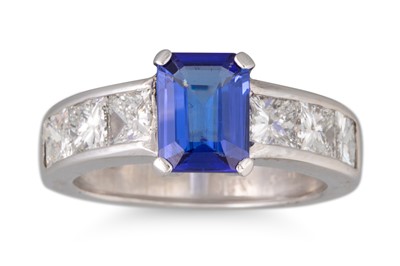 Lot 298 - A TANZANITE AND DIAMOND RING, the rectangular...