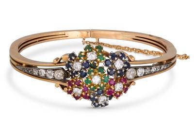 Lot 86 - A DIAMOND, SAPPHIRE, RUBY AND EMERALD CLUSTER...