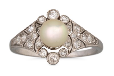 Lot 27 - AN ANTIQUE DIAMOND AND PEARL CLUSTER RING, the...