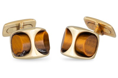 Lot 84 - AN UNUSUAL PAIR OF 1970's DESIGN CUFFLINKS,...