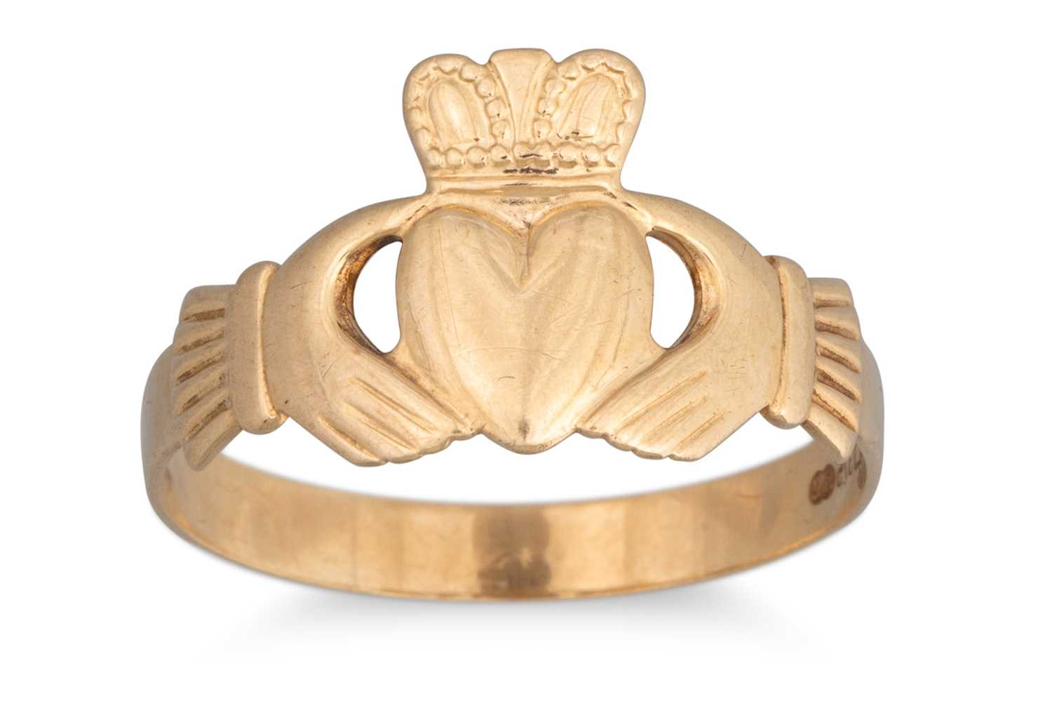 Lot 54 - A MODERN IRISH 9CT GOLD GENTS CLADDAGH RING,...